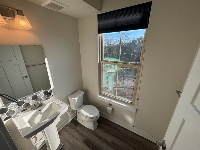 Building Photo - Modern 3 Bed 2.5 Bath Townhome In Beautiful Arcola Town Center