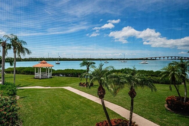 Building Photo - 6295 Bahia Del Mar Cir