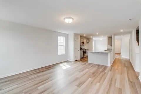 Building Photo - 1039 Begonia Dr