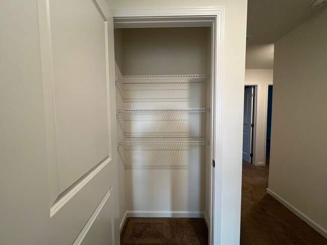 Building Photo - Beautiful Condo located in North Johnson City