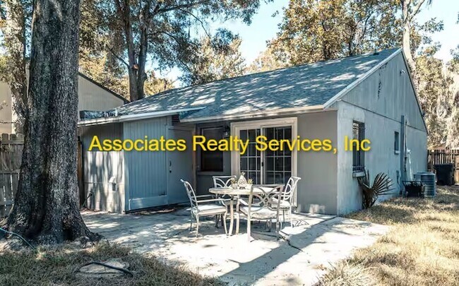 Building Photo - Beautifully furnished  2-Bedroom Duplex – ...