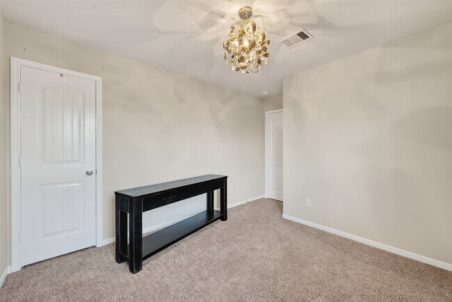 Building Photo - 8007 Carillon Way