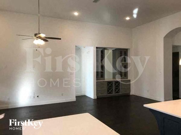 Building Photo - 816 Hollett Ct