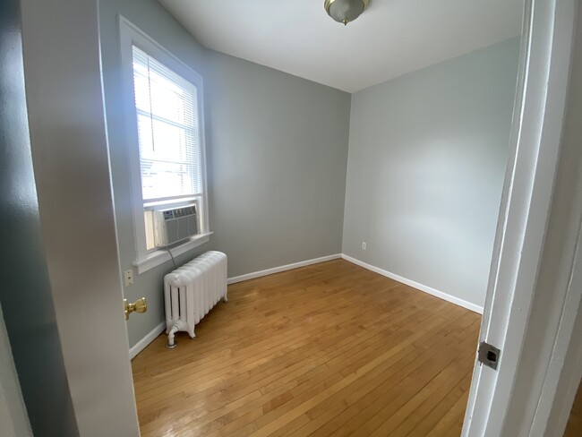 Third bedroom - 3724 Grand Blvd