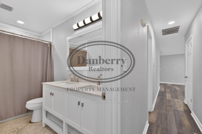 Building Photo - 6051 Graystone Dr