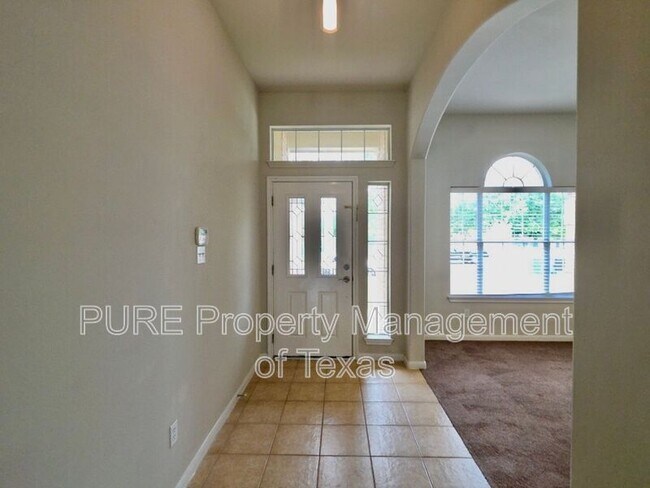 Building Photo - 1104 Kensington Castle Trl