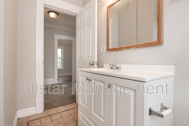 Building Photo - 3195 Whitethorn Rd