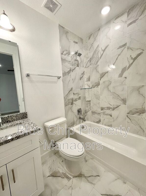 Building Photo - 12101 Via Caselli Ln