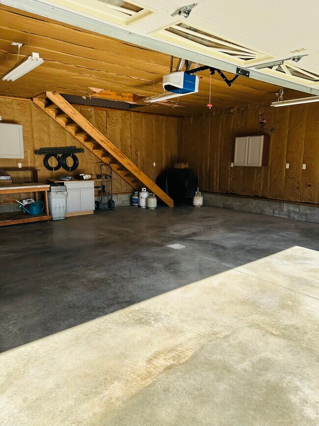 Building Photo - 1420 Collins Ave