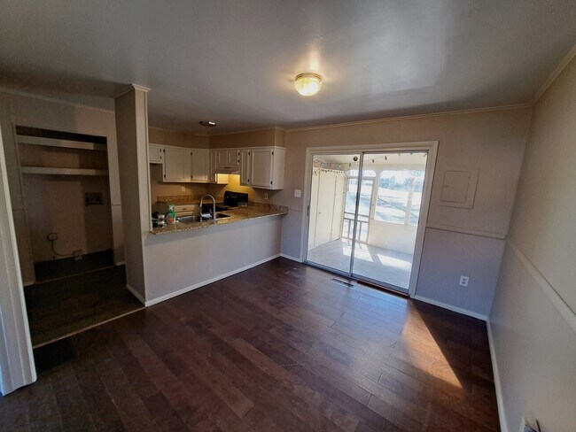 Building Photo - 109 Holiday Island Dr