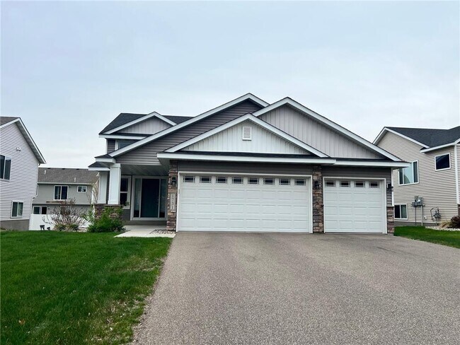 Building Photo - 1731 Riverside Dr