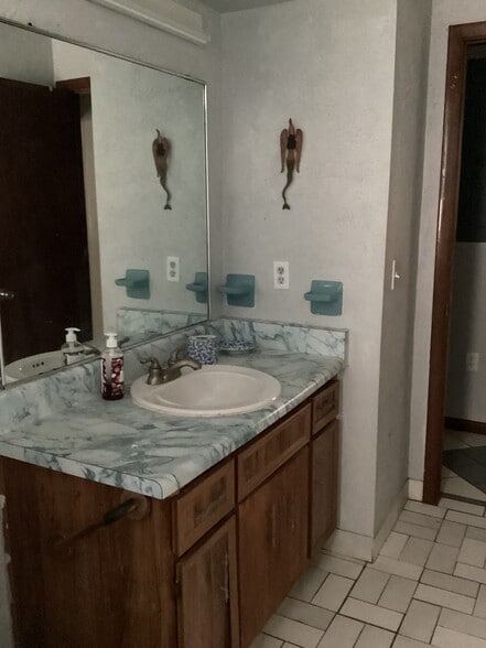 Building Photo - 522 Camino Ct