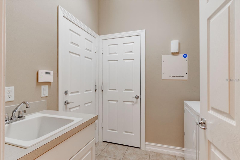 Building Photo - 4936 Sandy Brook Cir