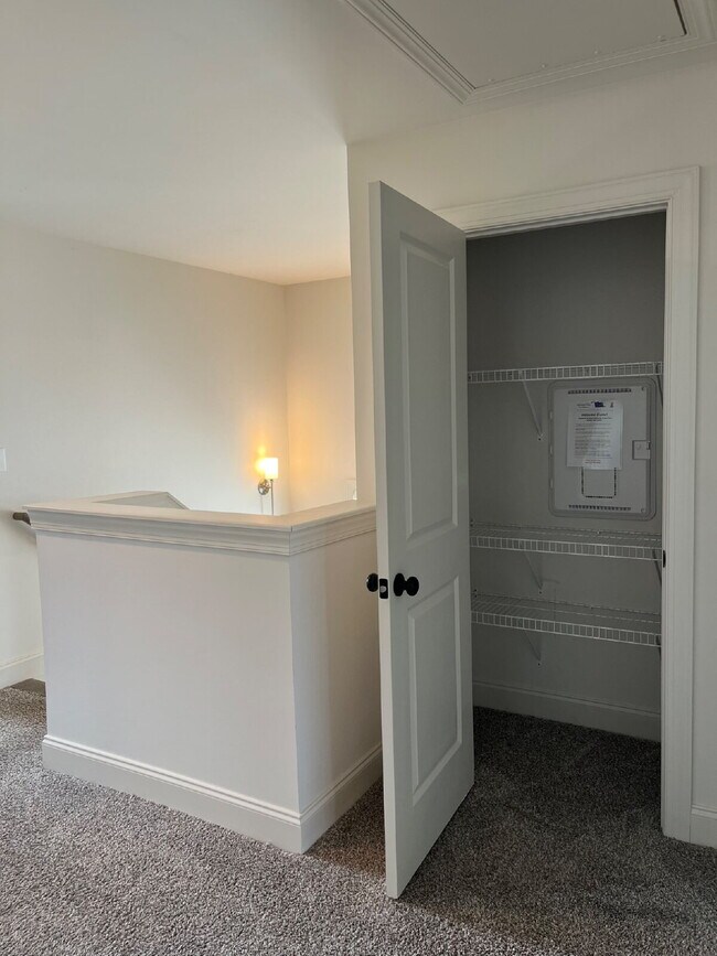 Building Photo - "Spacious 4-Bedroom Retreat with 3.5 Baths in Charming Mt. Juliet!"