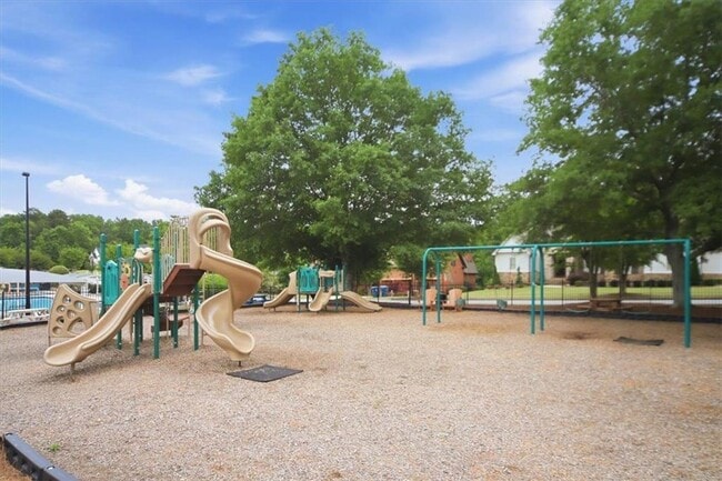 Building Photo - 5869 Chickasaw Ln
