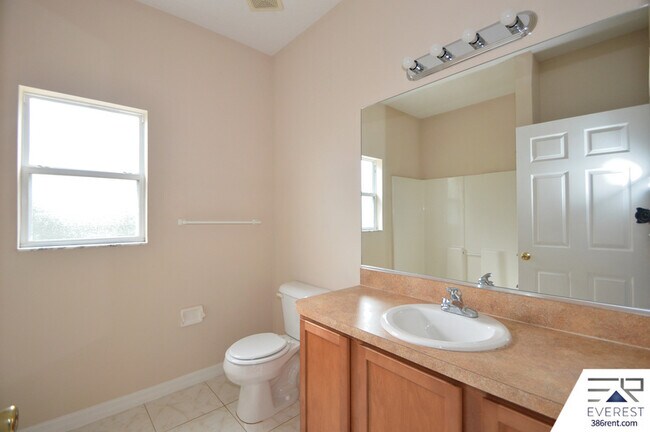 Building Photo - 19 Burgess Pl