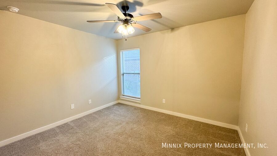 Building Photo - 3407 Bryan Ave