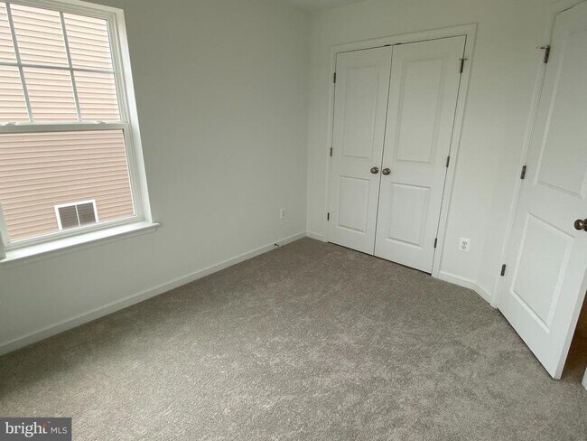 Building Photo - 415 Aragon Dr