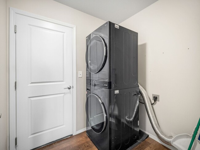Building Photo - Charming North Spokane Home in a Quiet Neighborhood ? Limited-Time Move-In Special: Half Off Your...