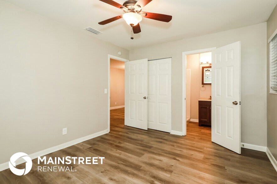 Building Photo - 5849 Wending Dr