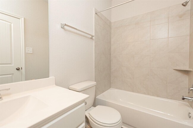 Building Photo - 24811 Landolfi Dr