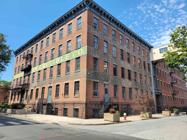 Building Photo - 187 Wayne St