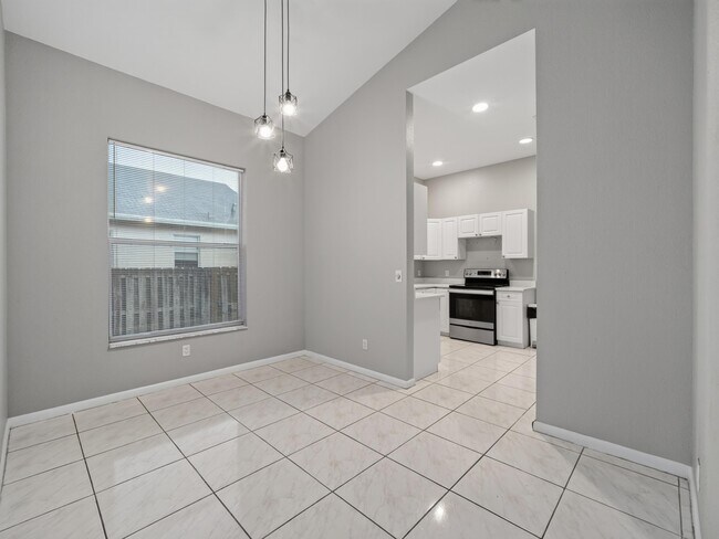 Building Photo - 4059 SW Kamsler St