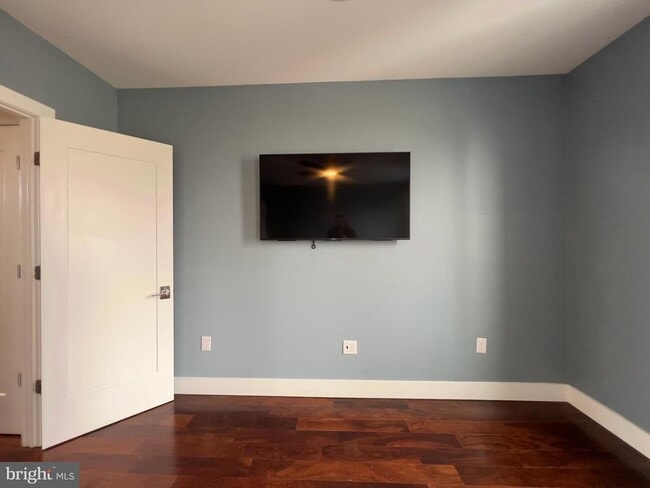 Building Photo - 423 Wallace St