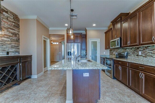 Building Photo - 19391 Long Lake Ranch Blvd