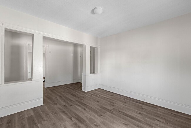 Building Photo - 1107 S Willow St