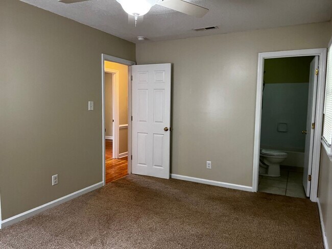 Building Photo - Ranch Style Single Family Home in New Bern