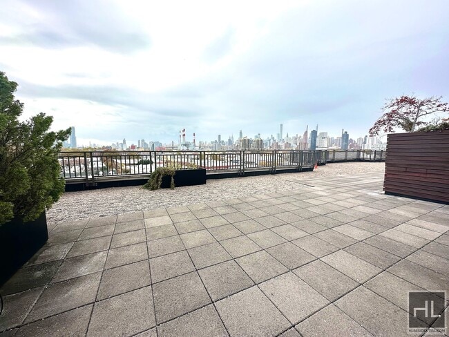 Building Photo - BROADWAY