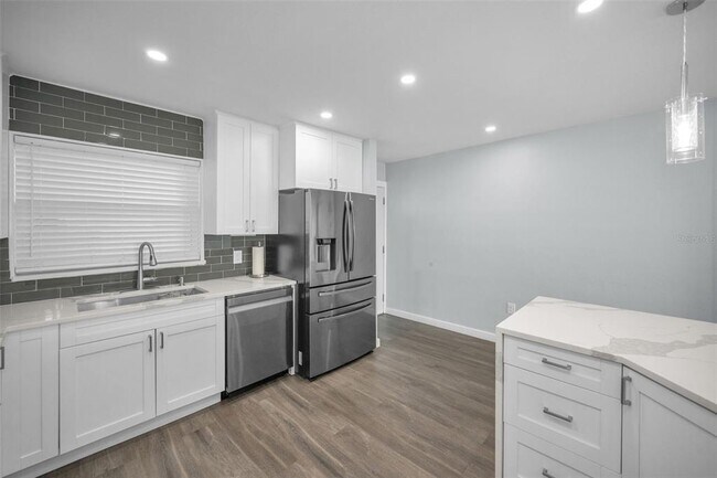 Building Photo - 300 64th Ave