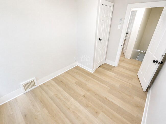 Building Photo - 688 Sherman | Inviting Home With A Clean Modern Interior