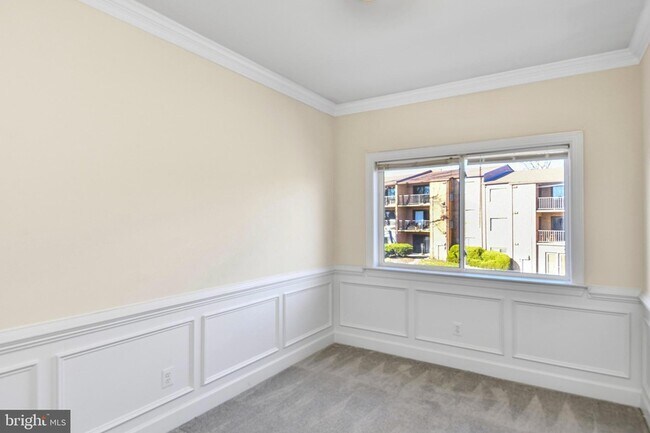 Building Photo - 10604 Provincial Dr