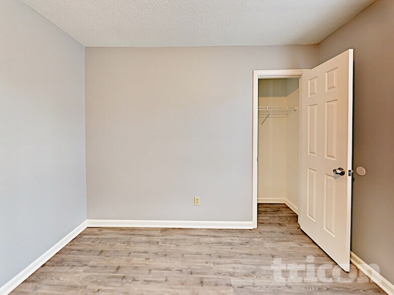 Building Photo - 305 Trowbridge Rd