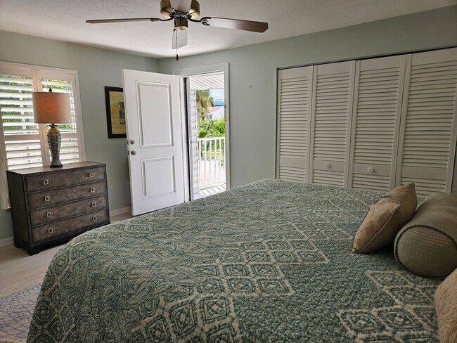 Building Photo - Seasonal Short-Term Townhouse on Venice Island close to Venice Beach!