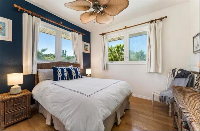 Building Photo - 701 Broadway St