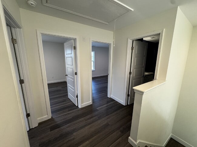 Building Photo - House for Rent