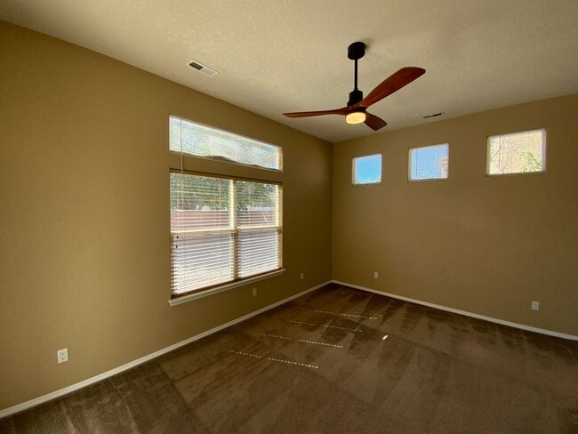 Building Photo - 3 Bedroom Single Story Home Available Near...