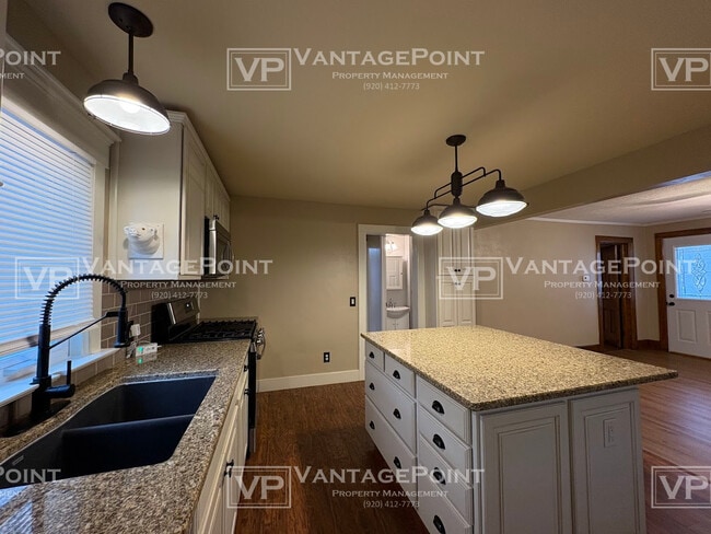 Building Photo - 264 Modoc St