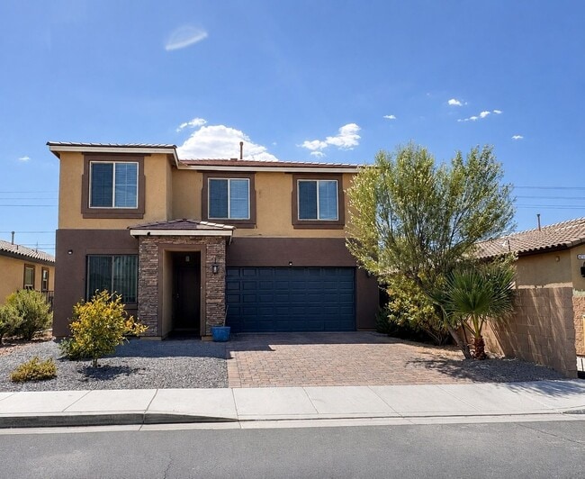 Building Photo - NO HOA | 2 Story New Paint | New Appliances | Bedroom & Full Bath Downstairs