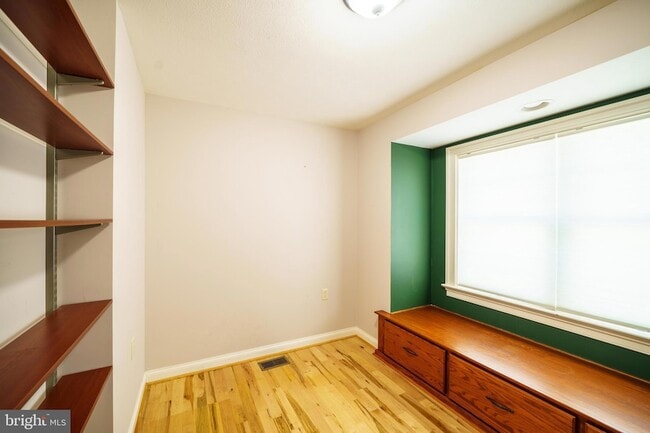 Building Photo - 2616 Greenport Dr