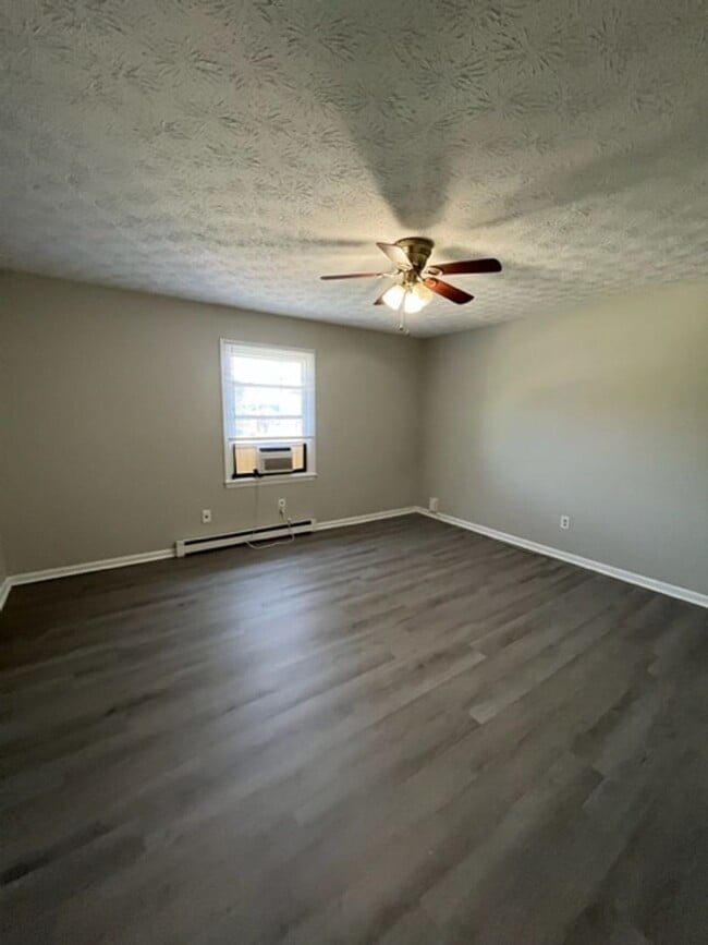 Building Photo - 314 Walters Ln