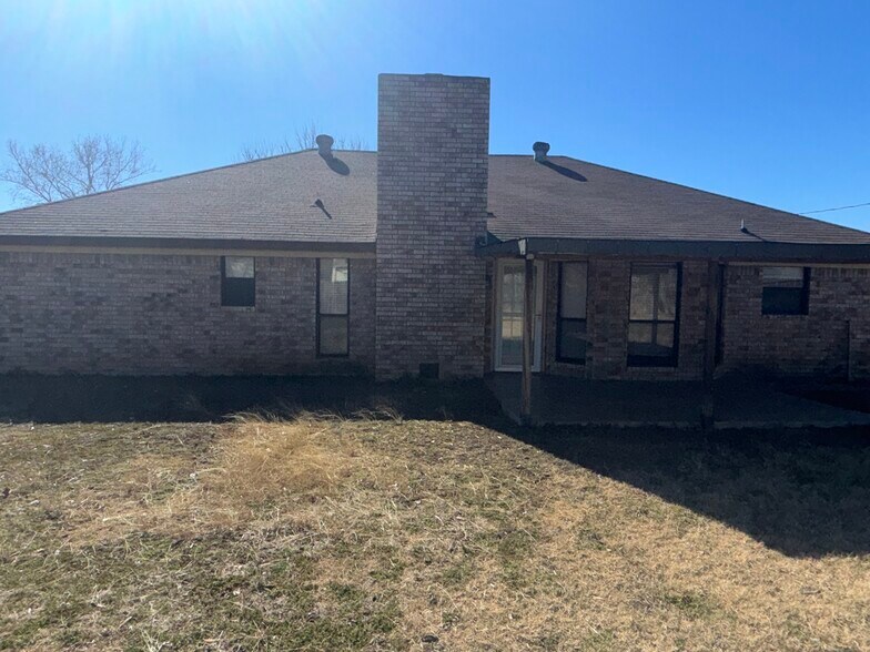 Building Photo - 109 E Blancas Dr