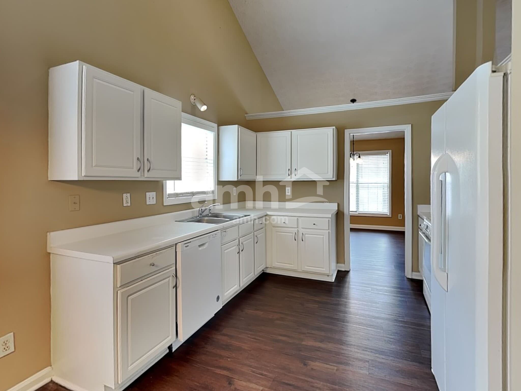 Building Photo - 1545 Maple Pointe Ct