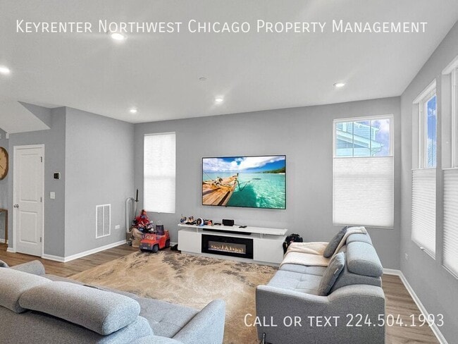 Building Photo - 142 Roslyn Pl