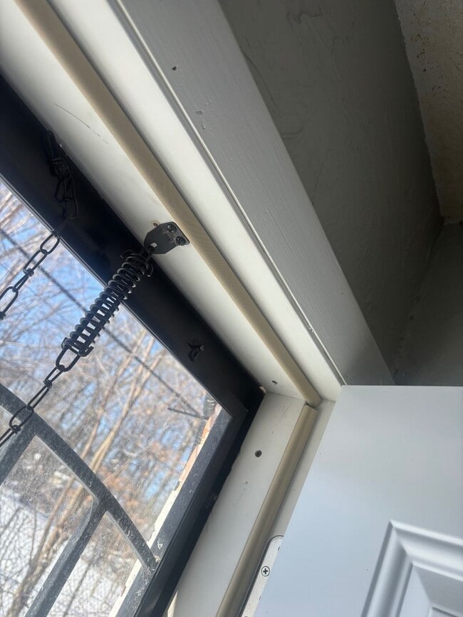 Building Photo - Charming 2-Bedroom Property in Prime Location