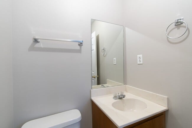 Building Photo - 1023 Shadow Ridge Ave