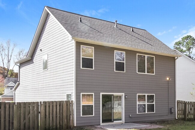 Building Photo - 134 Creekwood Tr